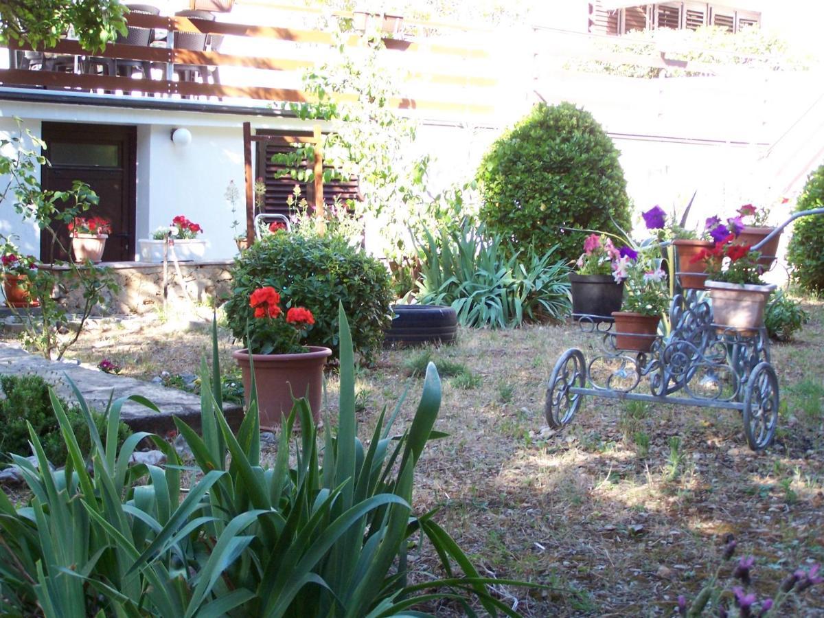 Apartments Sestan Novalja Extérieur photo