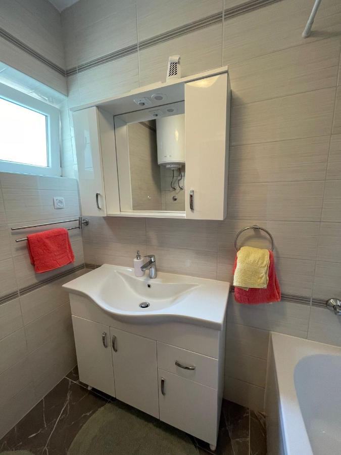 Apartments Sestan Novalja Extérieur photo