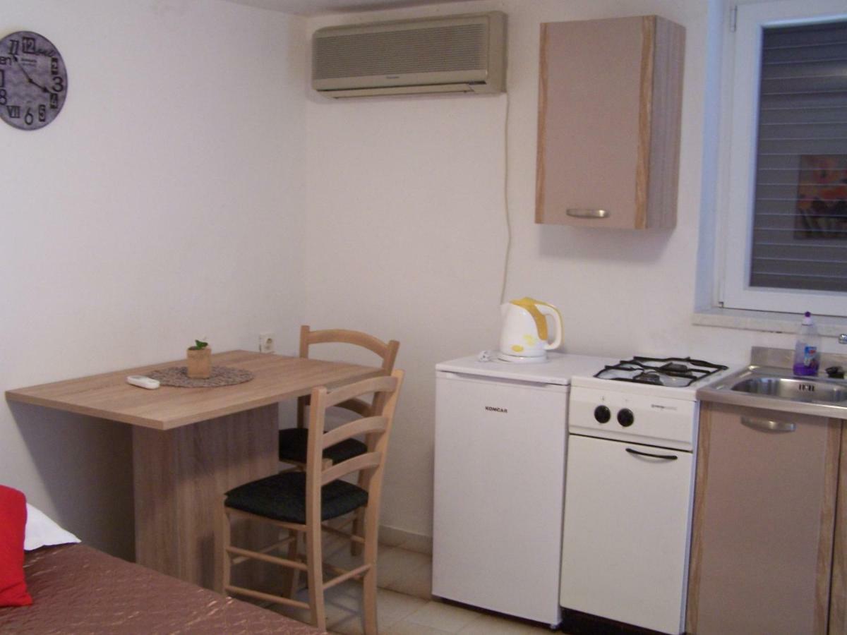 Apartments Sestan Novalja Extérieur photo
